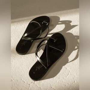 NIB CJLA Rhodes Sandals Size 36